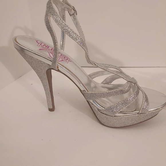 Unlisted A Kenneth Cole Production Hour Friend Silver Glitter Heels in Size 8 - Picture 3 of 12